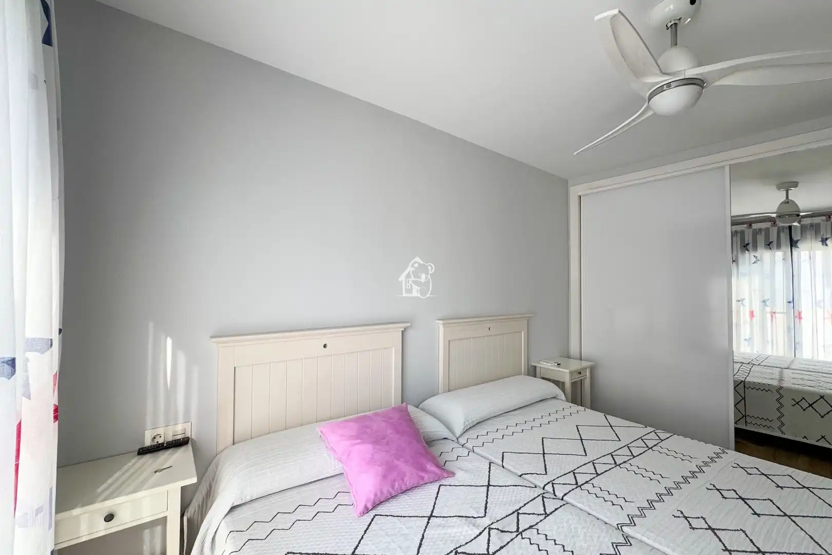 Habitación de Casa adosada de alquiler en Pilar de la Horadada con Aire acondicionado, Jardín privado y Terraza
