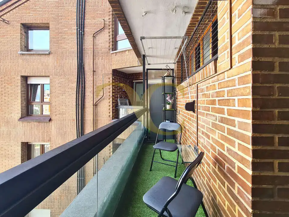 Terrasse von Wohnung zur Miete in Oviedo  mit Heizung, Terrasse und Möbliert