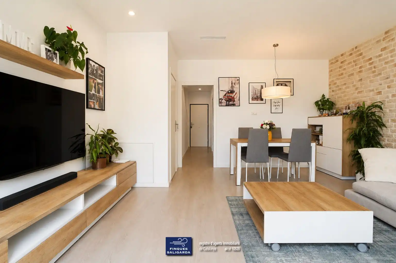 Sala d'estar de Dúplex en venda en L'Ametlla del Vallès amb Aire condicionat, Calefacció i Jardí privat