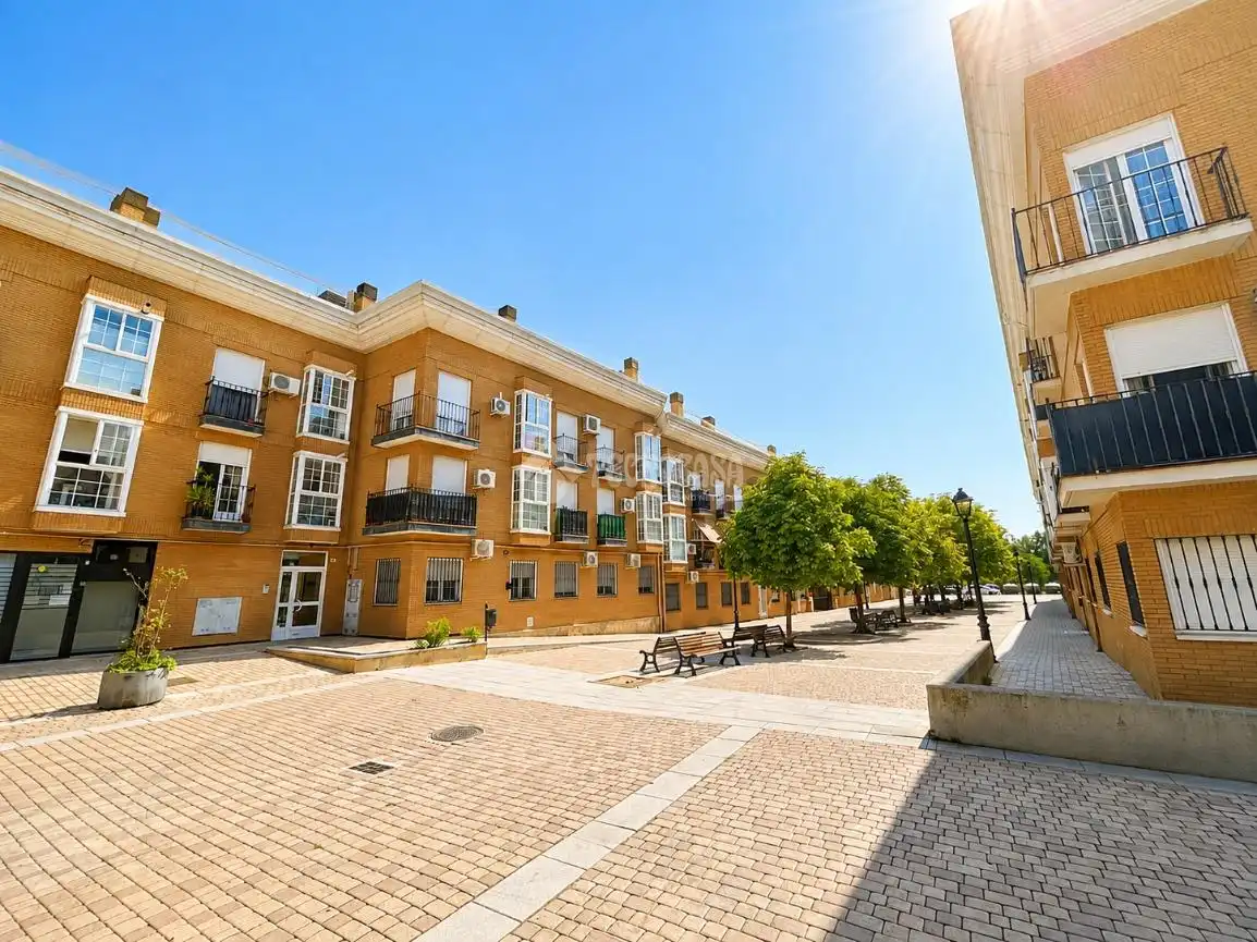 Vista exterior de Pis en venda en Griñón amb Calefacció i Terrassa