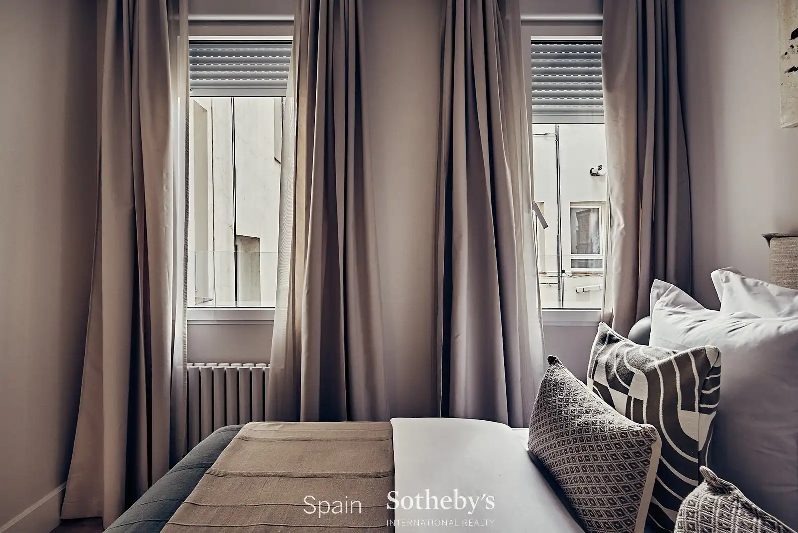 Dormitori de Apartament en venda en Madrid amb Aire condicionat