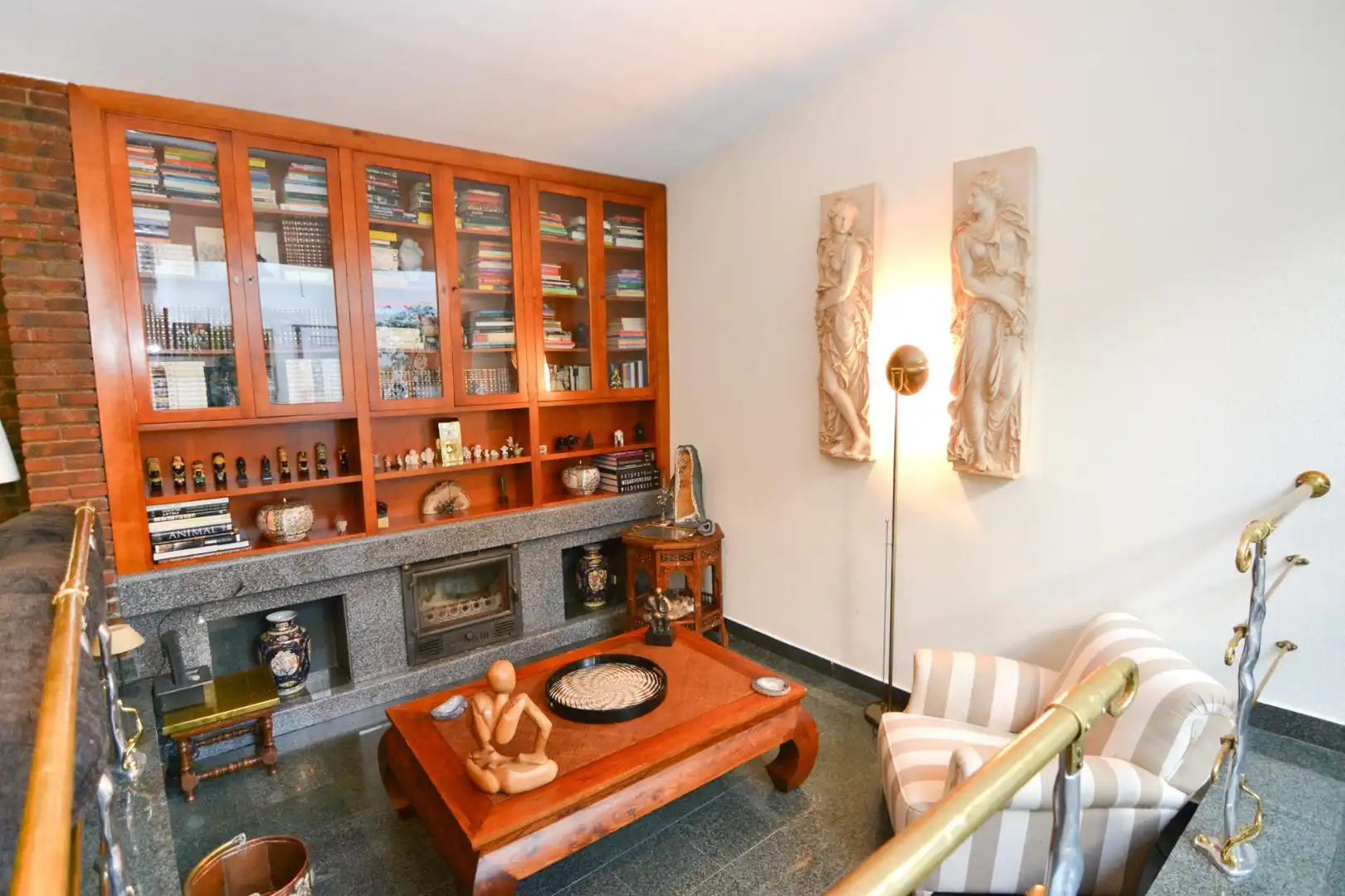 Living room of Houses for sale in Villanueva de la Cañada  with Air Conditioner, Private garden and Terrace