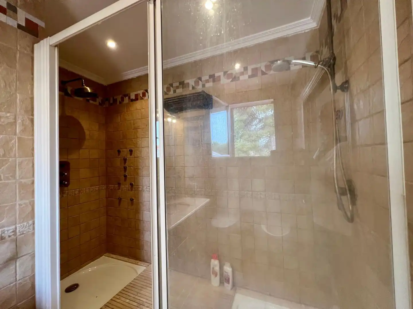 Bany de Casa o xalet de lloguer en La Nucia amb Jardí privat, Terrassa i Piscina