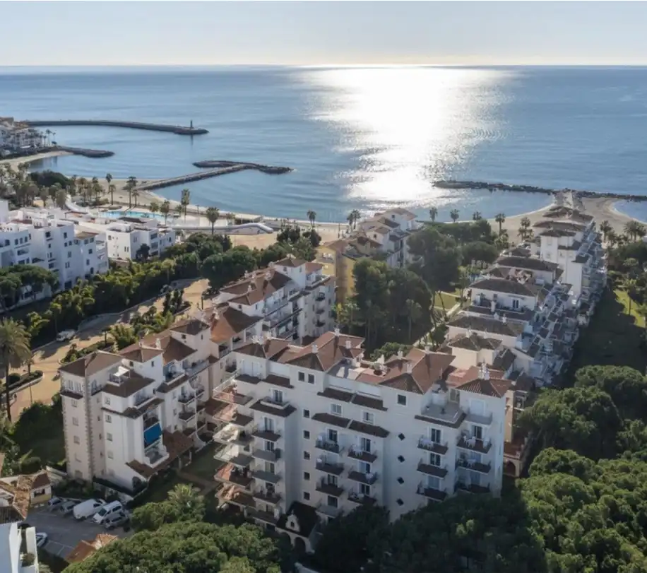 Piso con piscina en venta en Nueva Andalucía