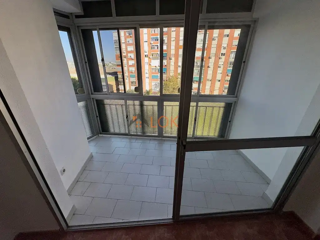 Piso con ascensor en venta en Calle Gaucin 30