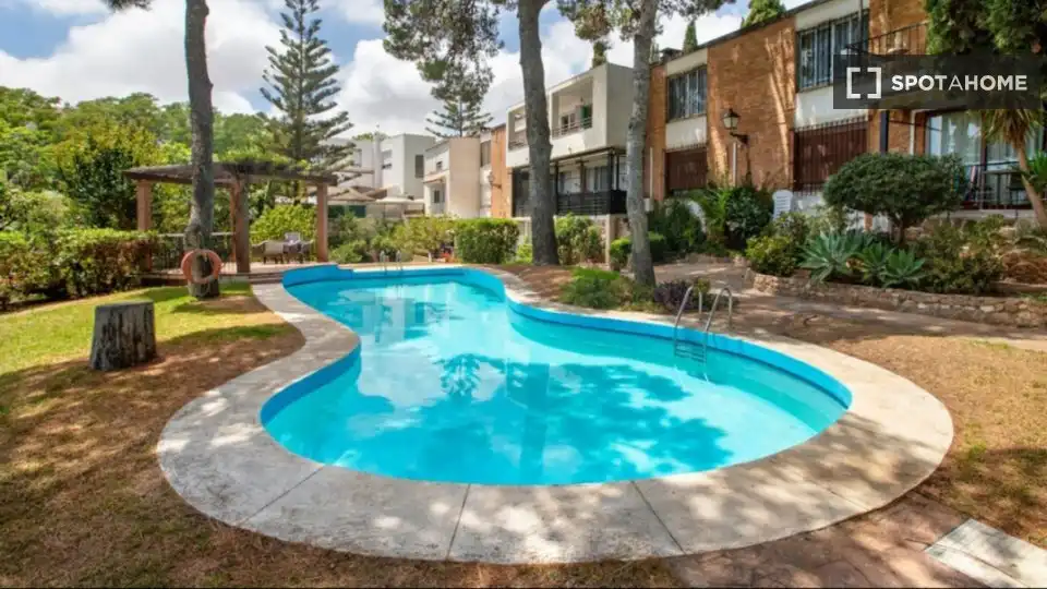 Piscina de Apartament per a compartir en Torremolinos amb Aire condicionat, Terrassa i Moblat