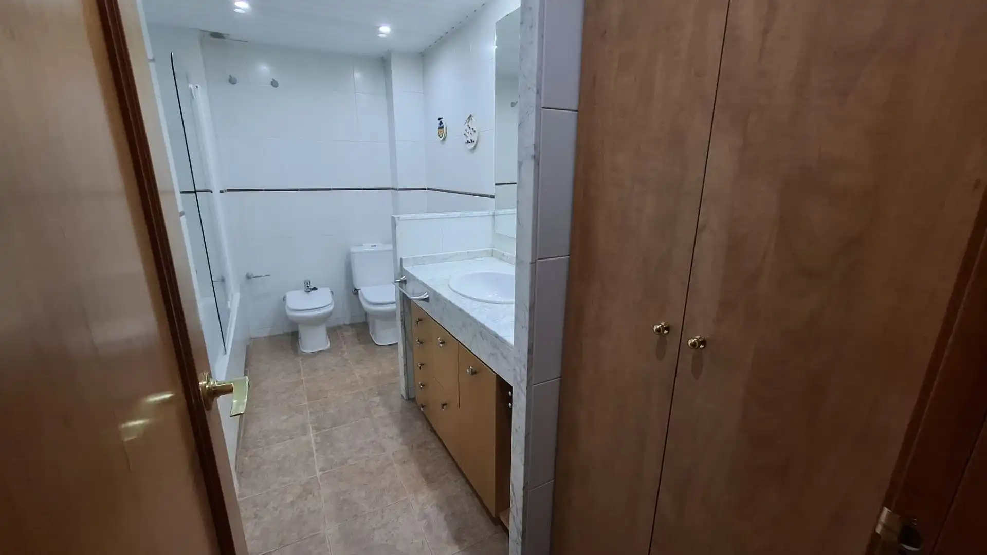 Baño de Casa adosada en venta en Vallirana con Aire acondicionado, Calefacción y Terraza