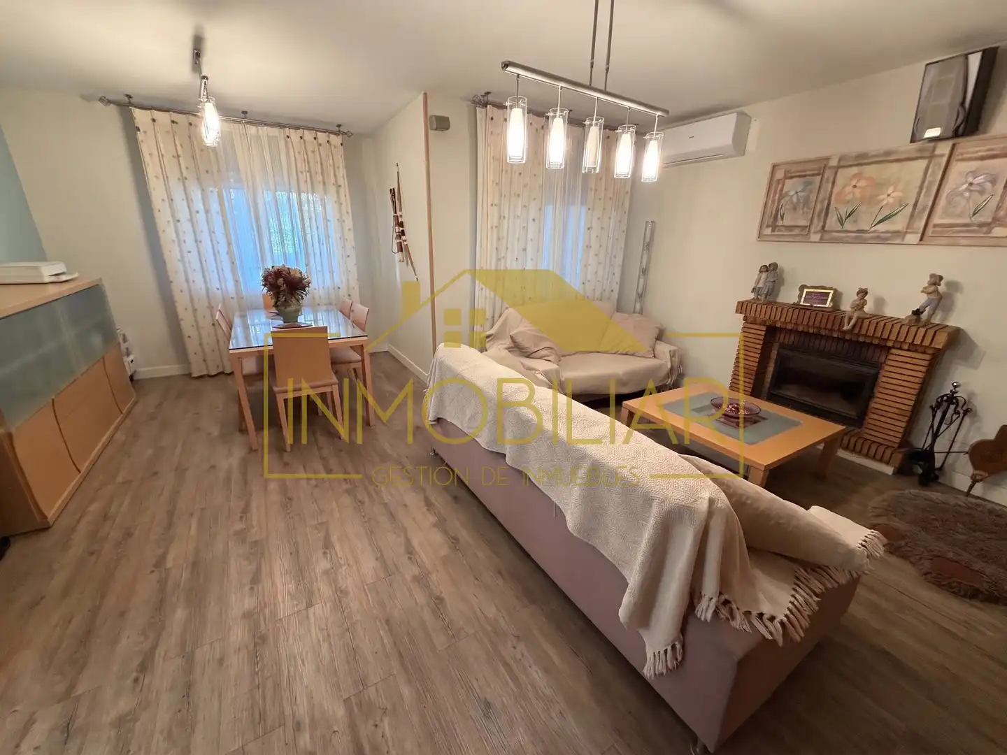 Sala d'estar de Casa o xalet en venda en El Viso de San Juan amb Aire condicionat, Calefacció i Traster