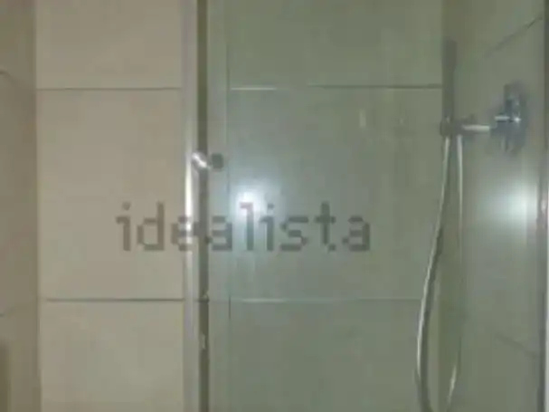 Bany de Pis en venda en  Pamplona / Iruña amb Aire condicionat, Parquet i Traster