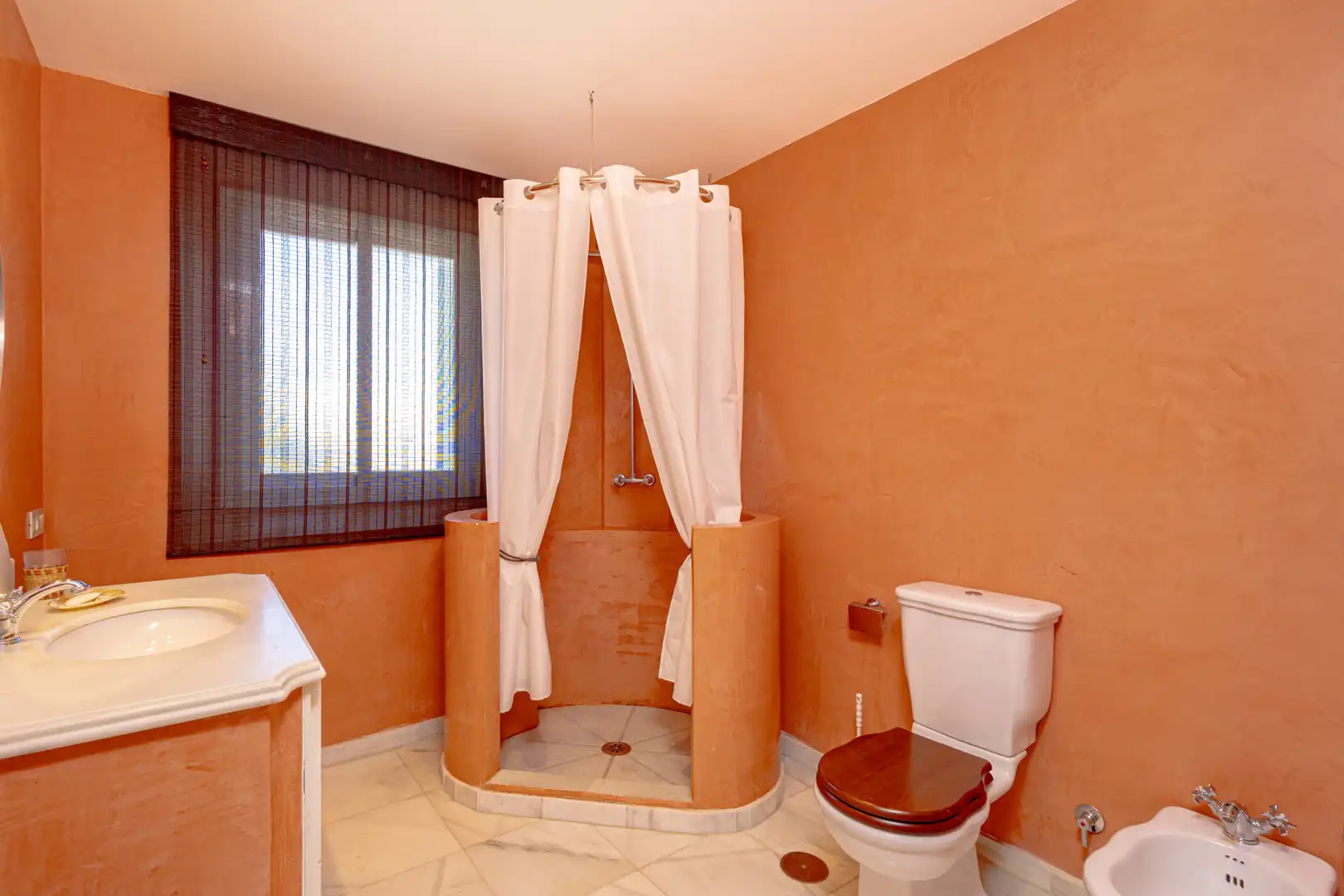 Baño de Casa o chalet de alquiler en Estepona con Jardín privado, Terraza y Piscina