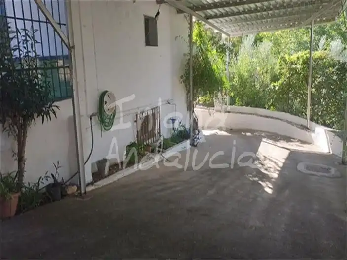 Casa rústica en venda a Iznájar