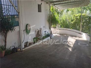 Casa rústica en venda a Iznájar