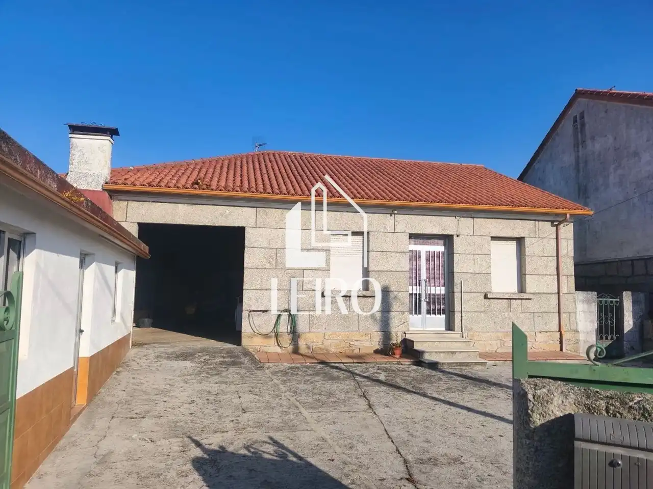 Vista exterior de Finca rústica en venda en Vilanova de Arousa amb Calefacció, Jardí privat i Traster