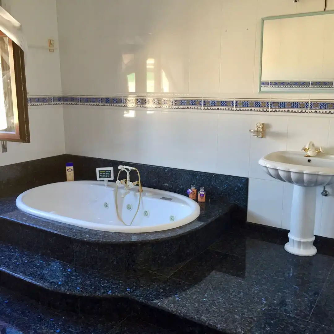 Bathroom of Houses for sale in Meaño  with Private garden, Terrace and Furnished
