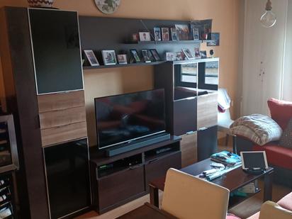 Wohnzimmer von Wohnung zum verkauf in Villamayor mit Heizung, Parkett und Möbliert