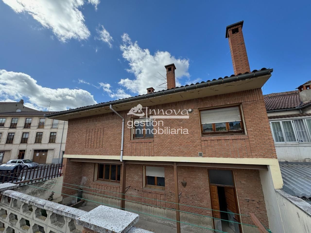 Vista exterior de Casa o xalet en venda en Segovia Capital amb Calefacció, Terrassa i Balcó