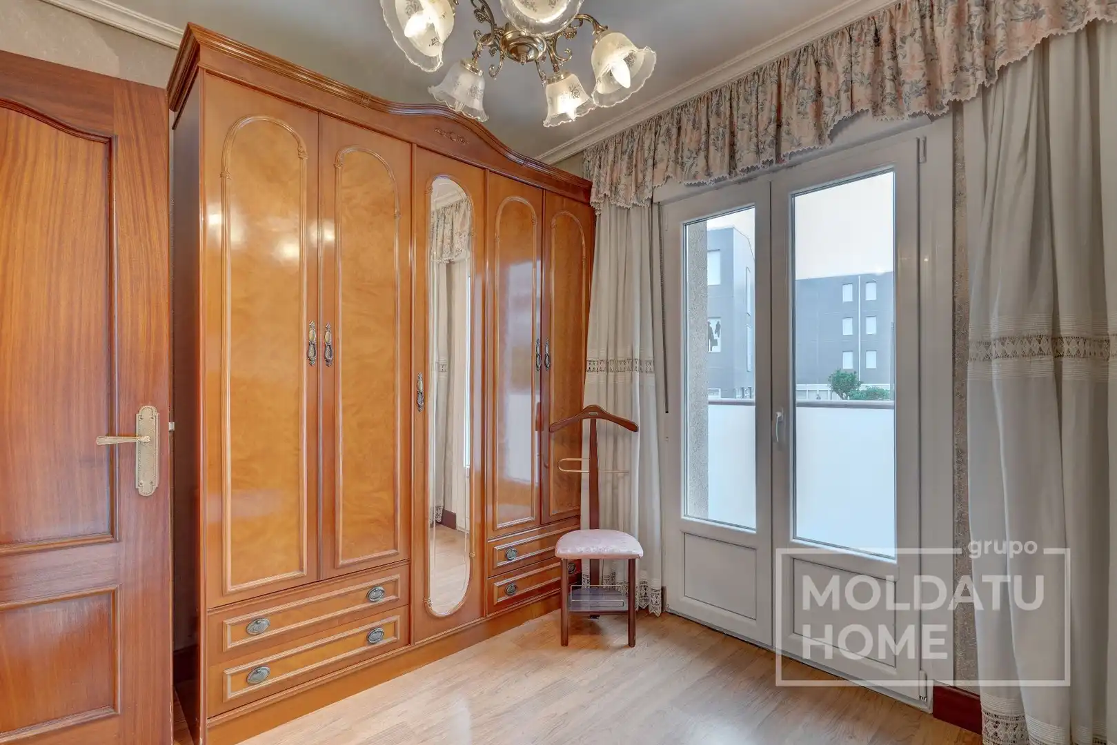 Schlafzimmer von Wohnung zum Verkauf in Irun  mit Heizung