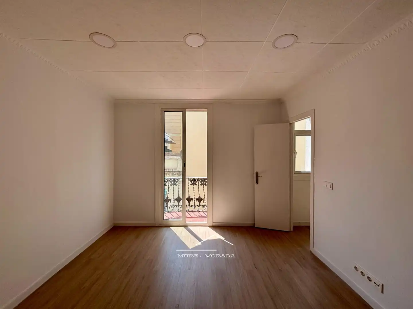 Bedroom of Flat for sale in Barcelona  with Parquet flooring and Terrace