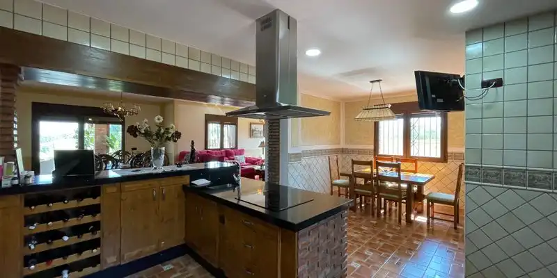Cuina de Casa o xalet en venda en Loja amb Aire condicionat, Jardí privat i Terrassa
