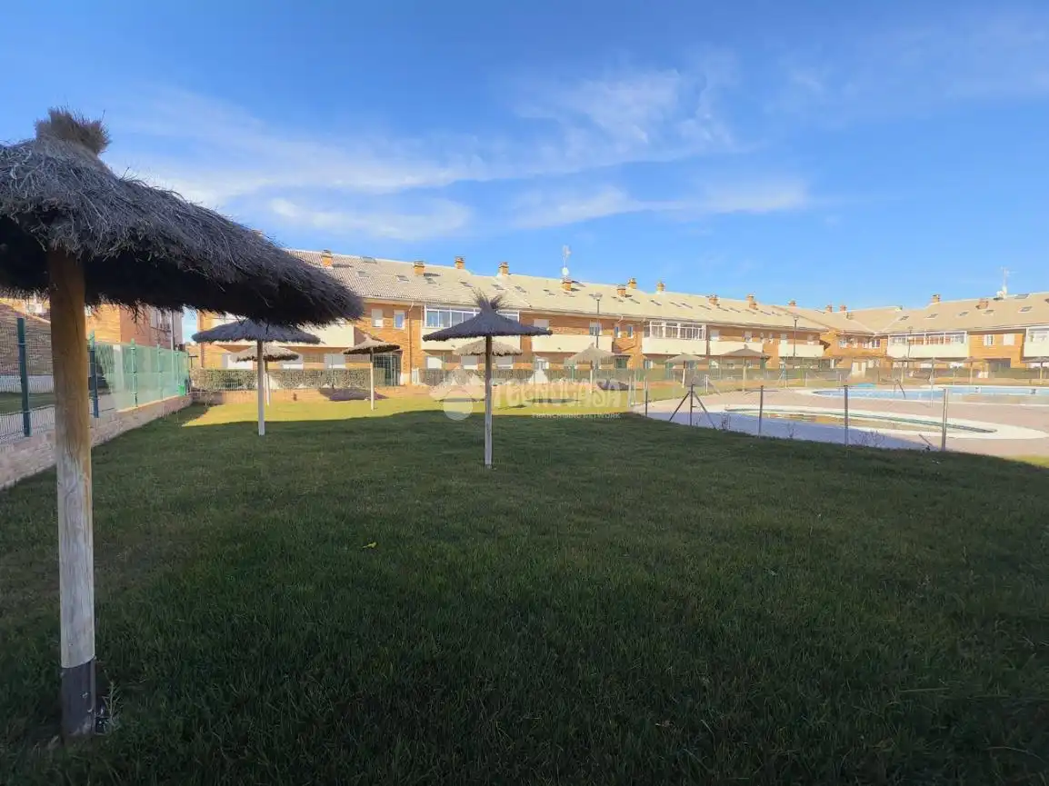 Jardí de Pis en venda en Arcas del Villar amb Calefacció, Terrassa i Balcó