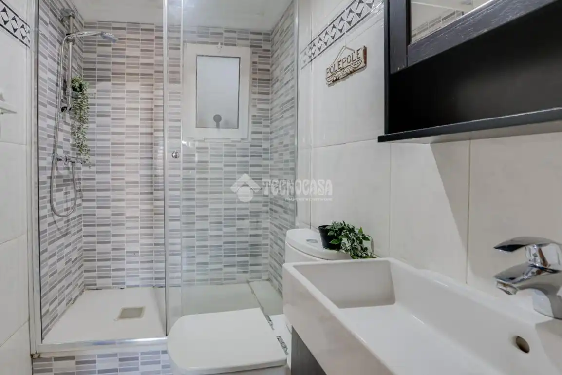 Bathroom of Flat for sale in Mollet del Vallès