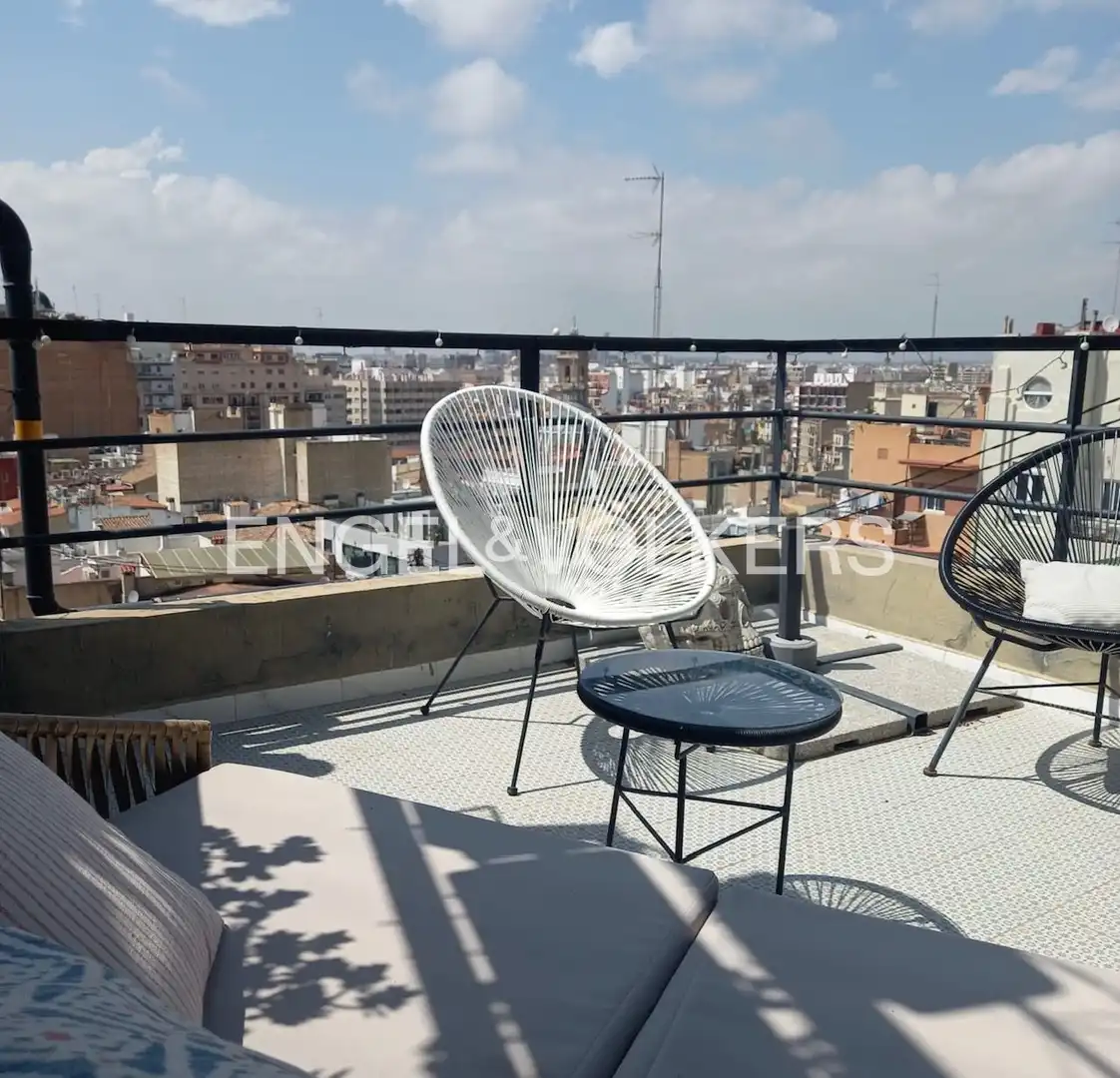Terrasse von Wohnung zur Miete in  Valencia Capital mit Klimaanlage, Heizung und Parkett