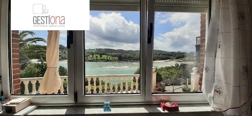 Außenansicht von Haus oder Chalet zum Verkauf in Bareyo mit Privatgarten, Terrasse und Abstellraum