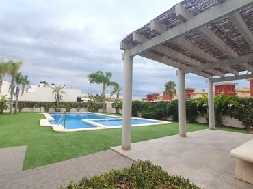 Duplex with pool for sale in Calle Cabo de la Nao