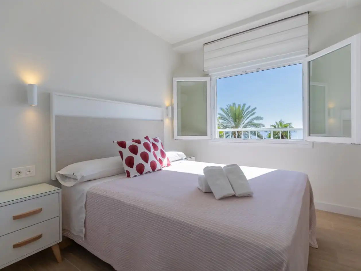 Bedroom of Flat for rent in La Herradura