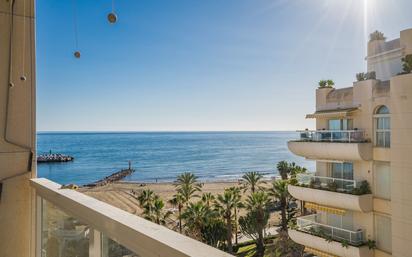 Dormitori de Apartament en venda en Marbella amb Aire condicionat, Terrassa i Piscina