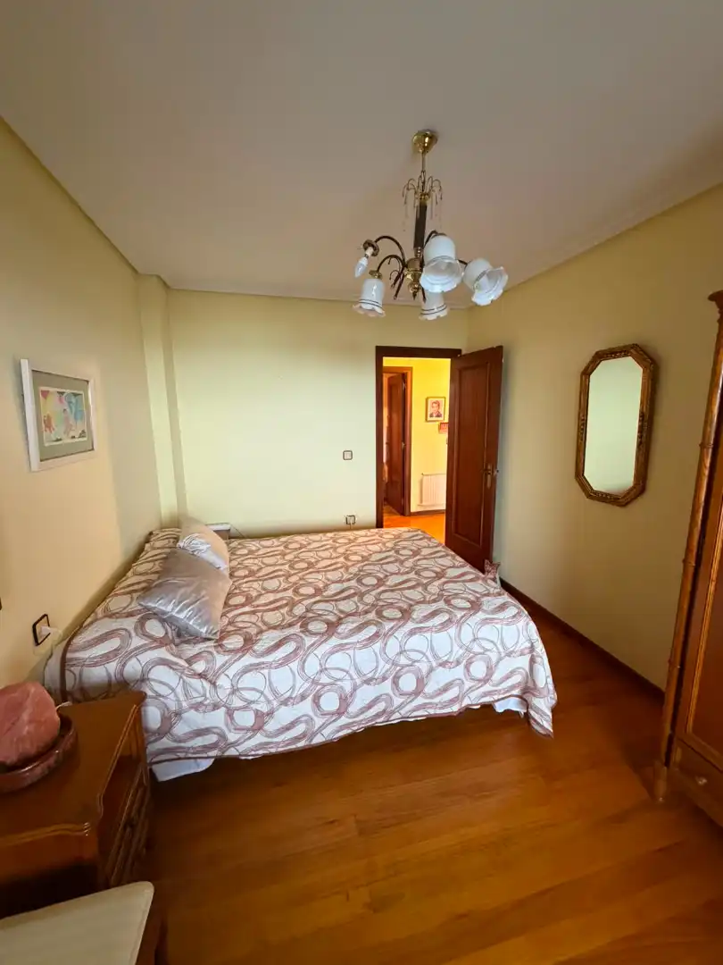 Schlafzimmer von Wohnungen zum Verkauf in Suances mit Heizung, Parkett und Terrasse