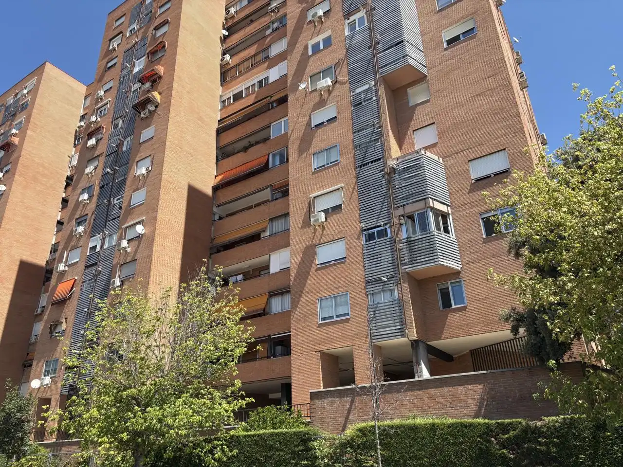 Außenansicht von Maisonette zum Verkauf in Madrid mit Heizung und Parkett