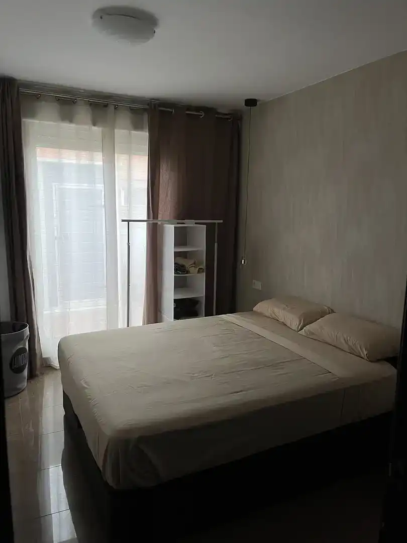 Schlafzimmer von Dachboden zur Miete in Gandia mit Klimaanlage und Möbliert
