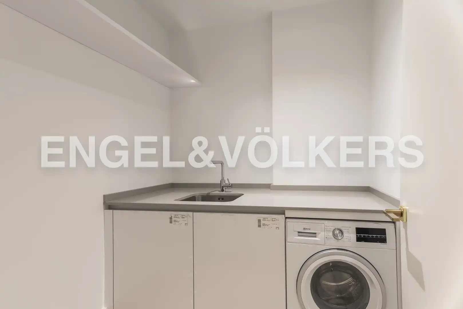 Kitchen of Flat for rent in Madrid  with Air Conditioner, Heating and Storage room
