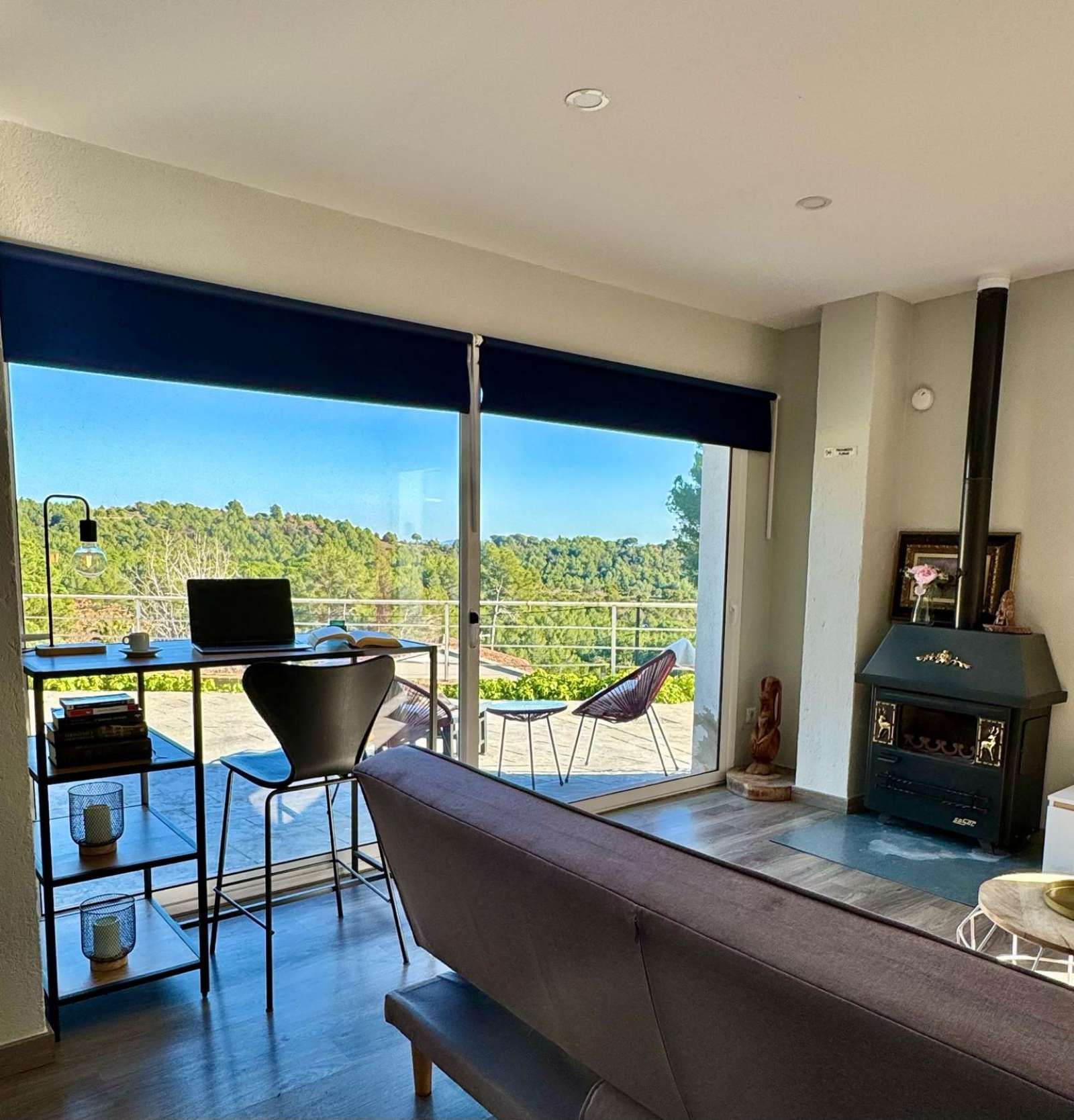 Vista exterior de Apartament per a compartir en Rubí amb Aire condicionat i Terrassa