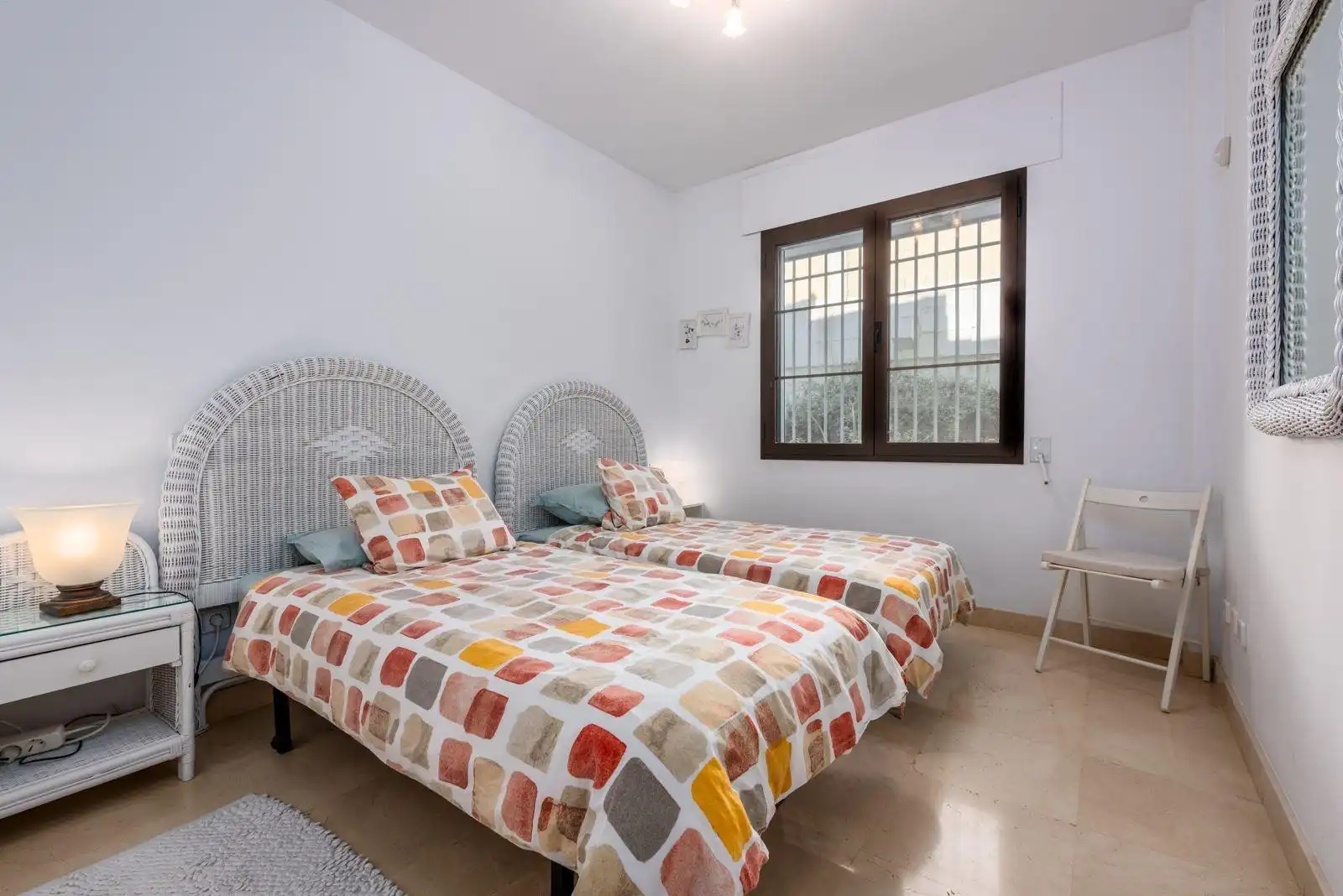 Habitación de Planta baja en venta en Benahavís con Aire acondicionado, Terraza y Piscina