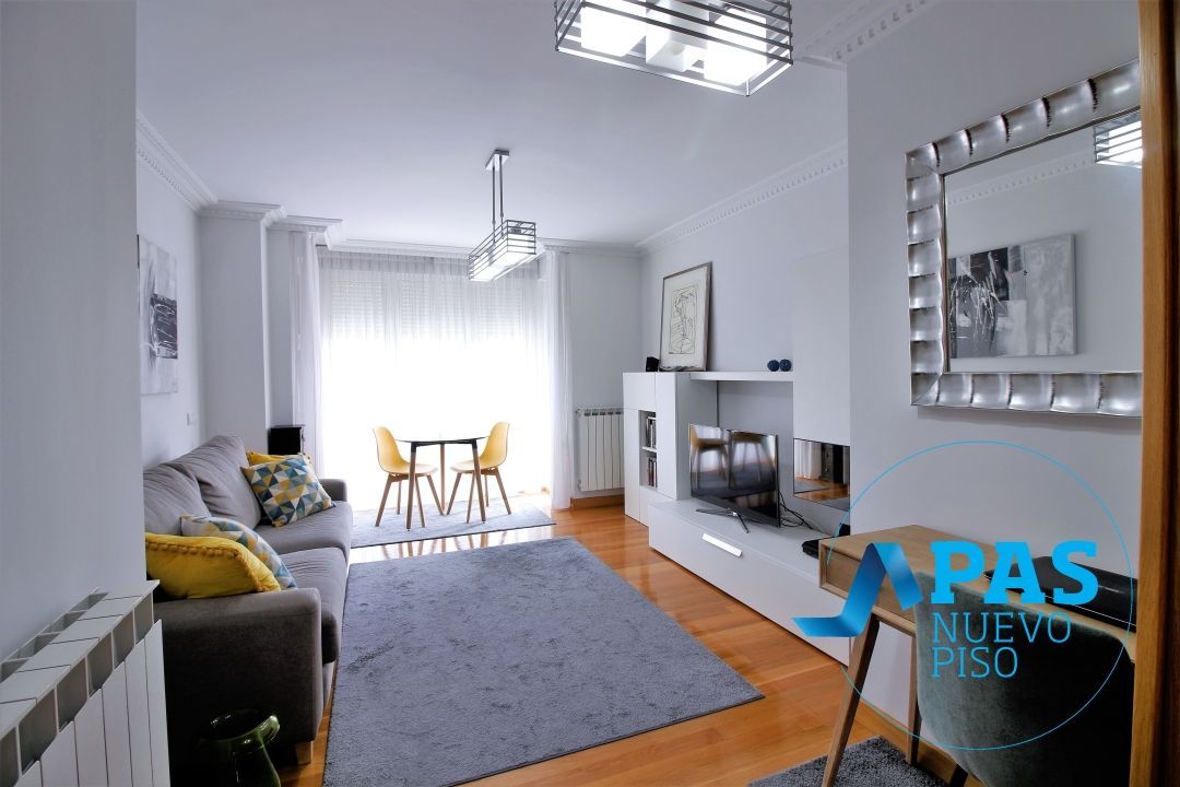 Living room of Flat for sale in Santander  with Heating, Private garden and Terrace