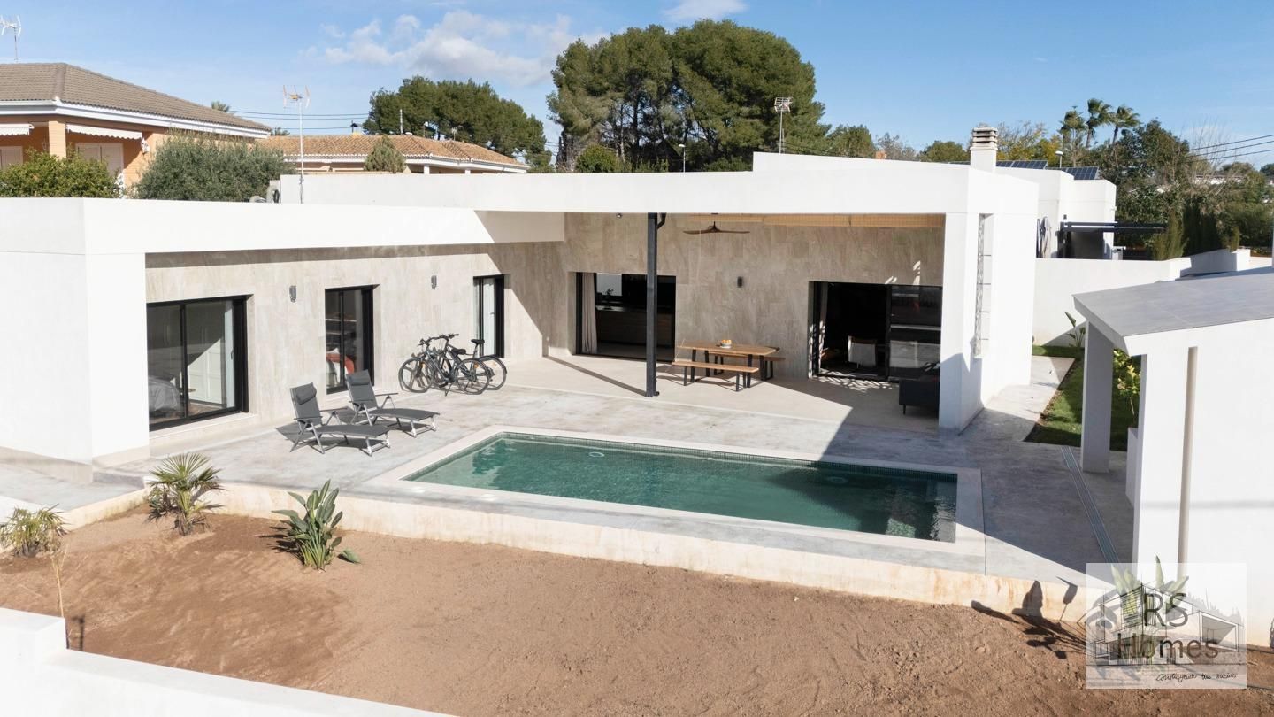 Außenansicht von Haus oder Chalet zur Miete in L'Eliana mit Klimaanlage, Privatgarten und Terrasse