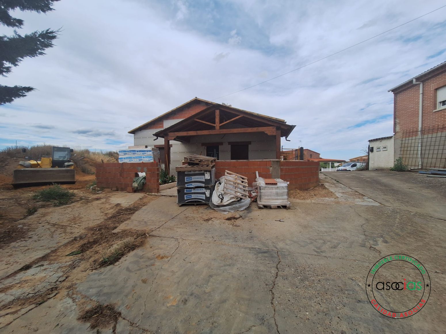 Exterior view of House or chalet for sale in Melgar de Arriba  with Heating, Private garden and Parquet flooring