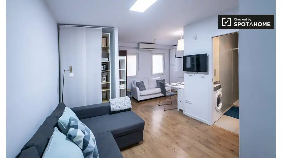 Living room of Flat for rent in Valencia  with Air Conditioner, Heating and Furnished