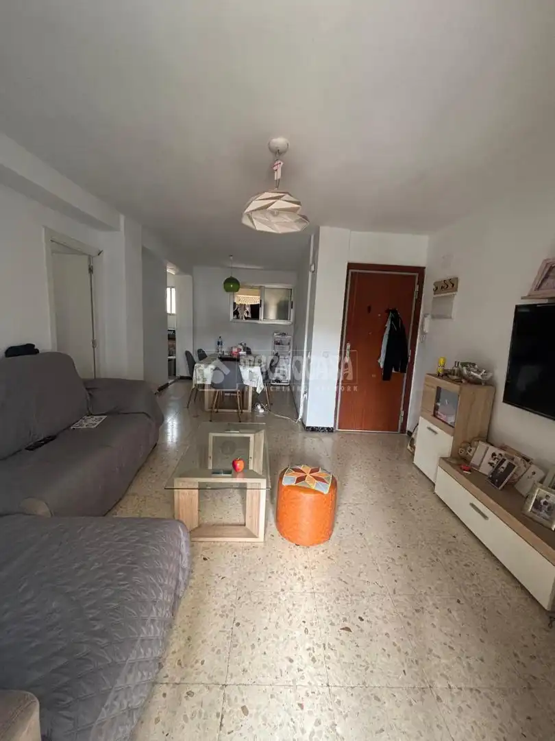 Sala de estar de Piso en venta en Alcalá de Guadaira con Aire acondicionado y Balcón