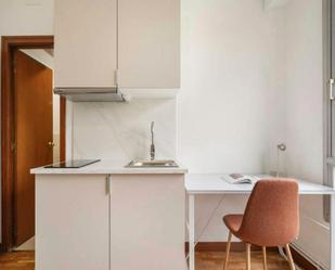 Kitchen of Flat to share in  Madrid Capital  with Air Conditioner, Heating and Private garden