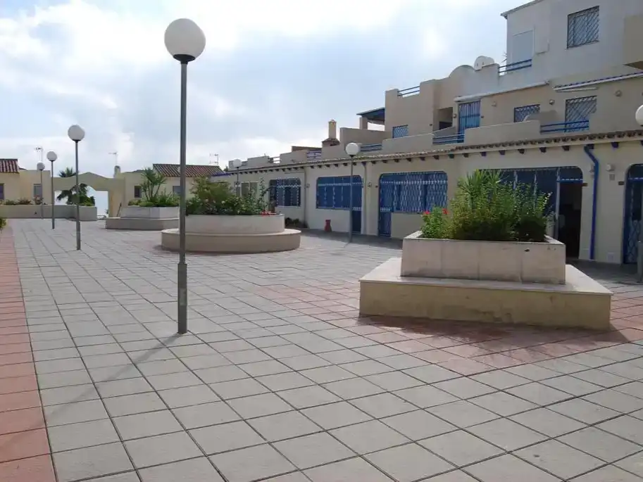Terrassa de Apartament de lloguer en Algeciras amb Piscina