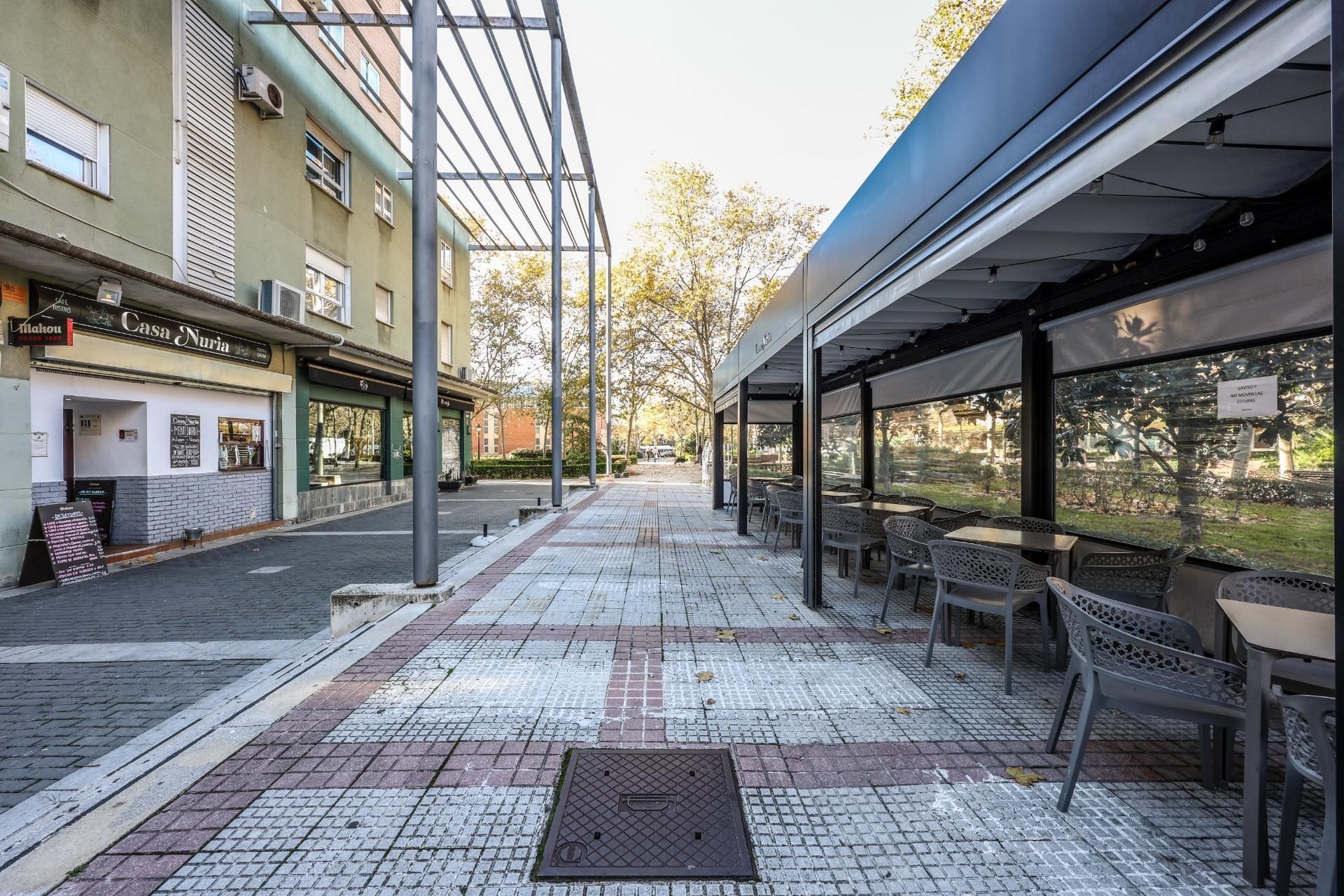 Terrassa de Local en venda en Alcorcón amb Aire condicionat i Moblat
