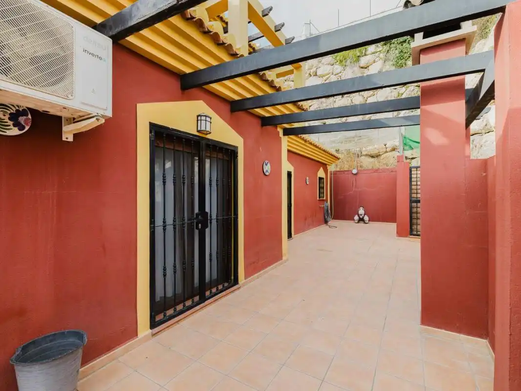 Terrassa de Casa o xalet en venda en Torrox amb Aire condicionat, Calefacció i Jardí privat