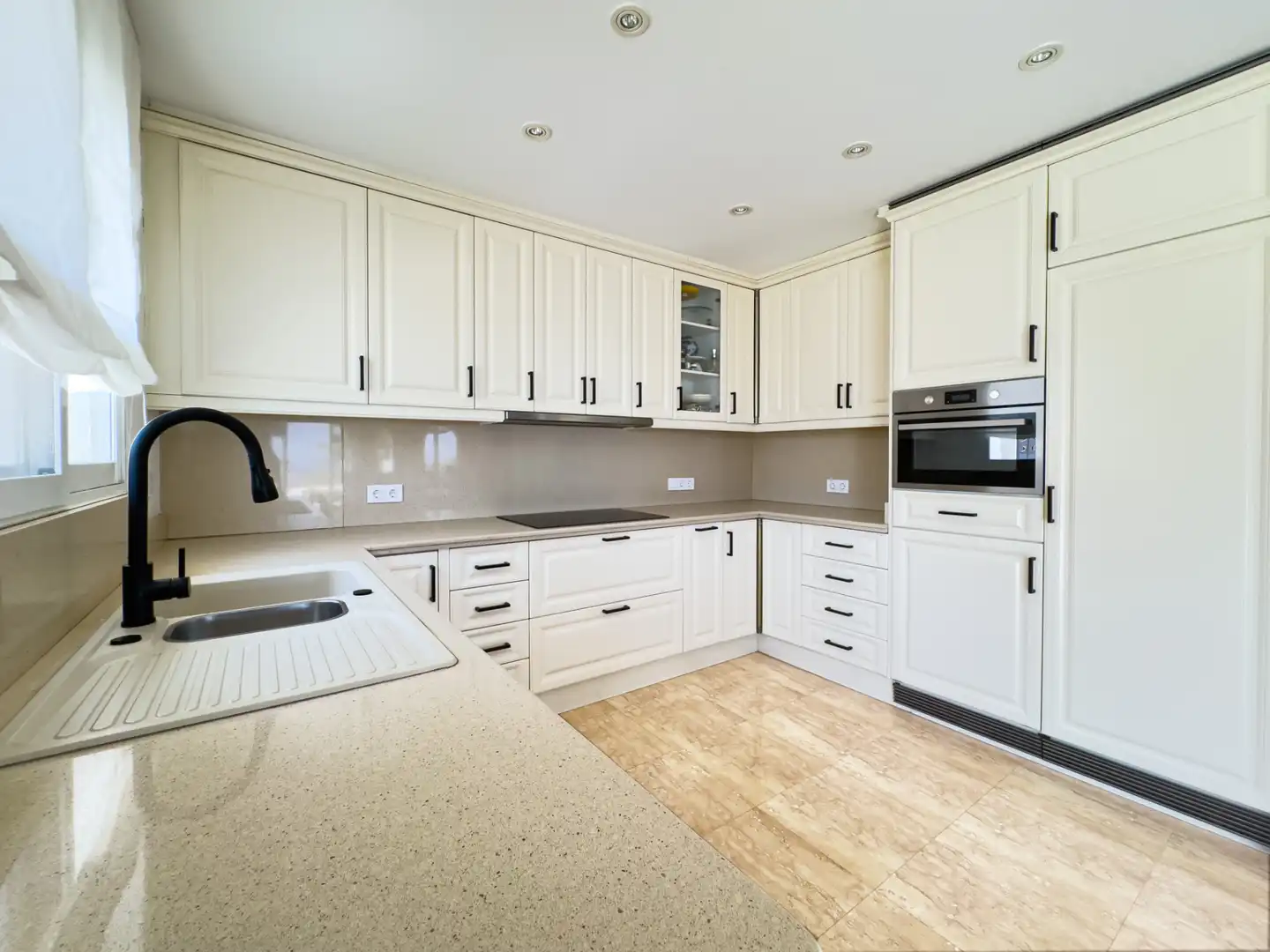 Cocina de Casa o chalet en venta en La Nucia con Aire acondicionado, Calefacción y Jardín privado
