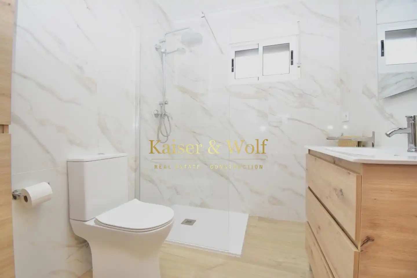 Bathroom of Houses for sale in Elche / Elx  with Air Conditioner, Private garden and Terrace
