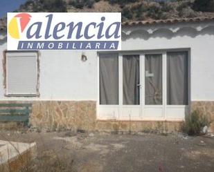 Vista exterior de Casa o xalet en venda en Pedralba amb Jardí privat i Piscina