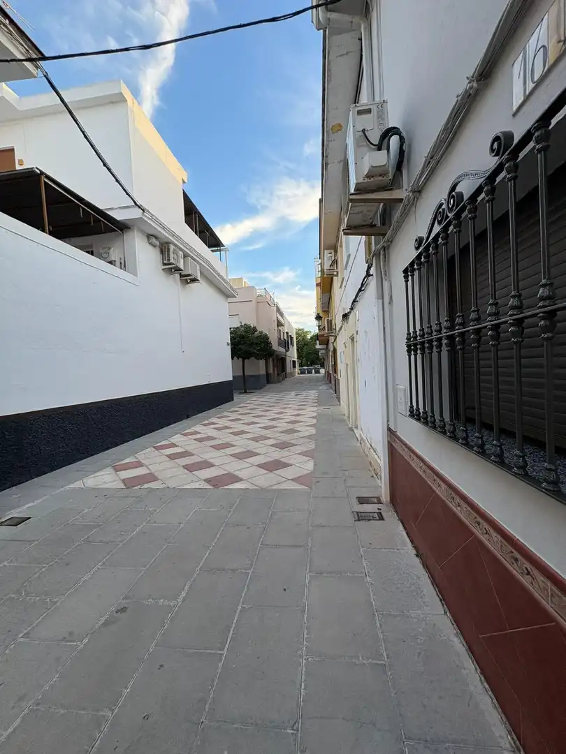 Exterior view of Houses for sale in Morón de la Frontera