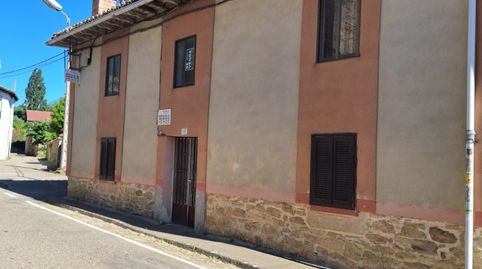 CASA EN VENTA  POMAR DE VALDIVIA, CON NAVE Y HUERTO